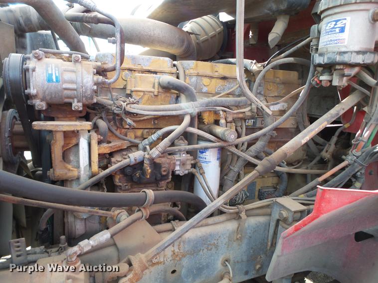 image for item BJ9791 2004 International 9400i semi truck