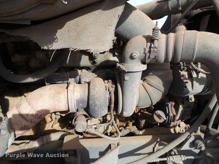 image for item BJ9791 2004 International 9400i semi truck