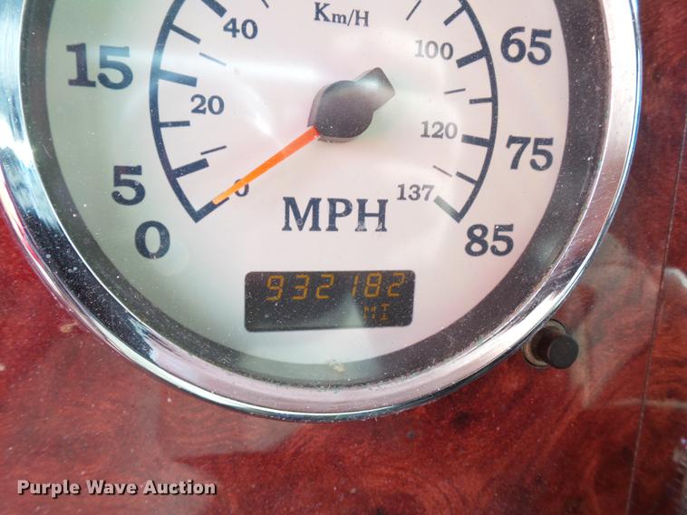 image for item BJ9791 2004 International 9400i semi truck