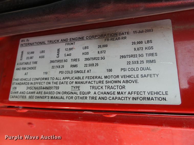 image for item BJ9791 2004 International 9400i semi truck