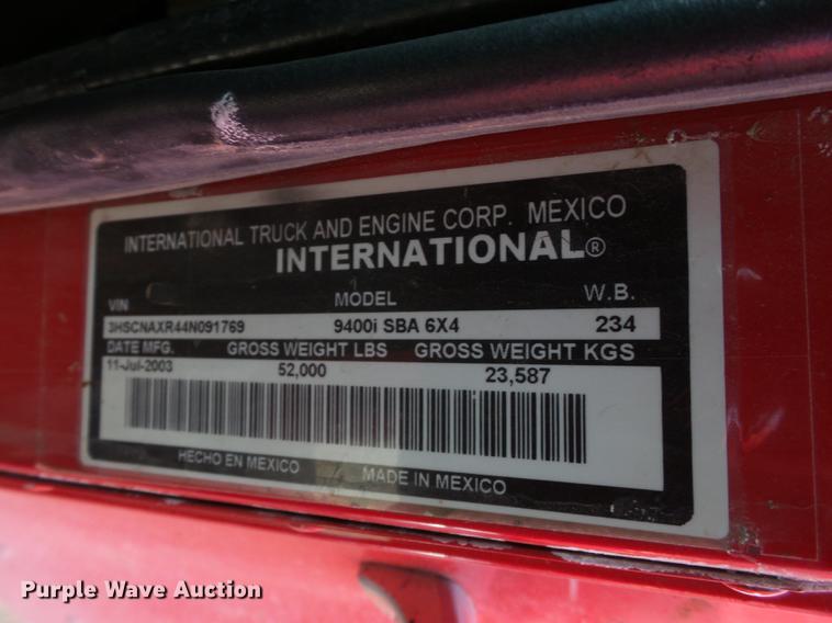 image for item BJ9791 2004 International 9400i semi truck
