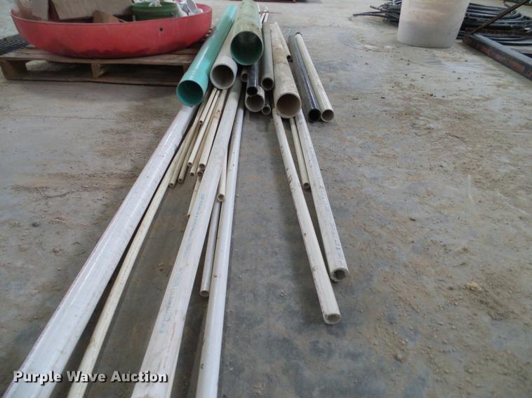 image for item BU9631 Approximately 32 sheets steel siding