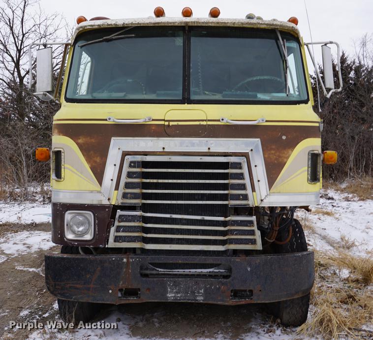 image for item DB0382 1978 International Transtar II grain truck