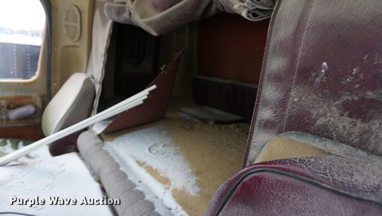 image for item DB0382 1978 International Transtar II grain truck