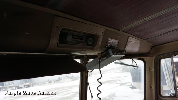 image for item DB0382 1978 International Transtar II grain truck