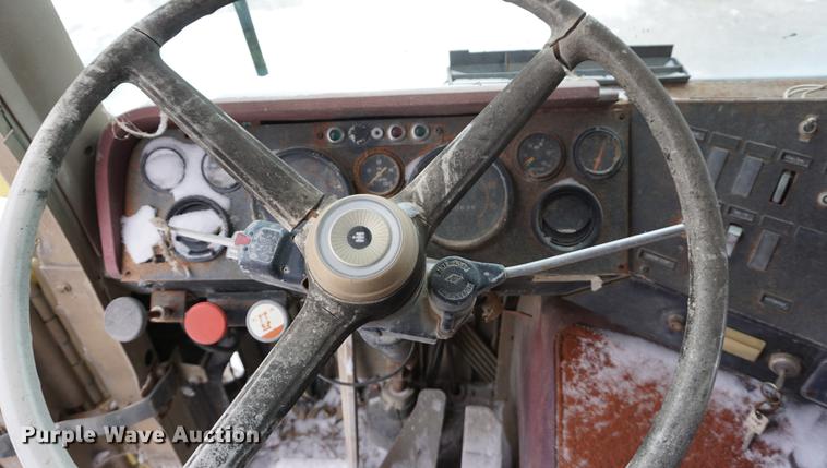 image for item DB0382 1978 International Transtar II grain truck