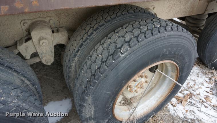 image for item DB0382 1978 International Transtar II grain truck