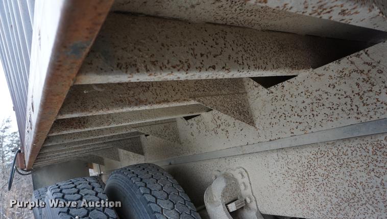 image for item DB0382 1978 International Transtar II grain truck