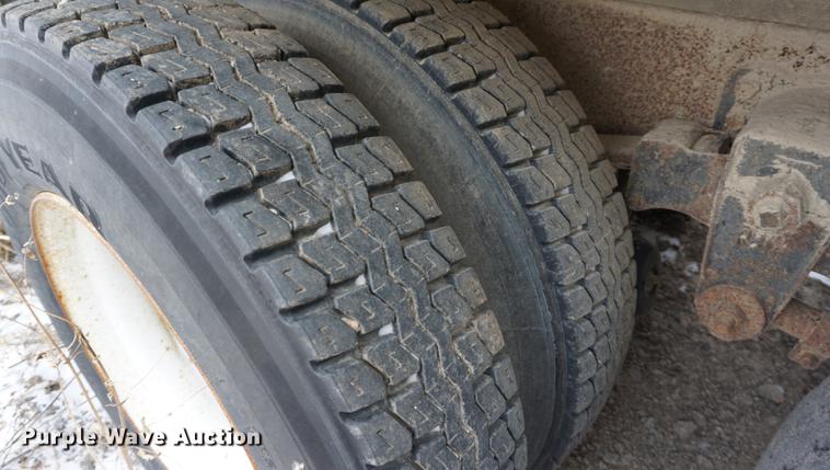 image for item DB0382 1978 International Transtar II grain truck