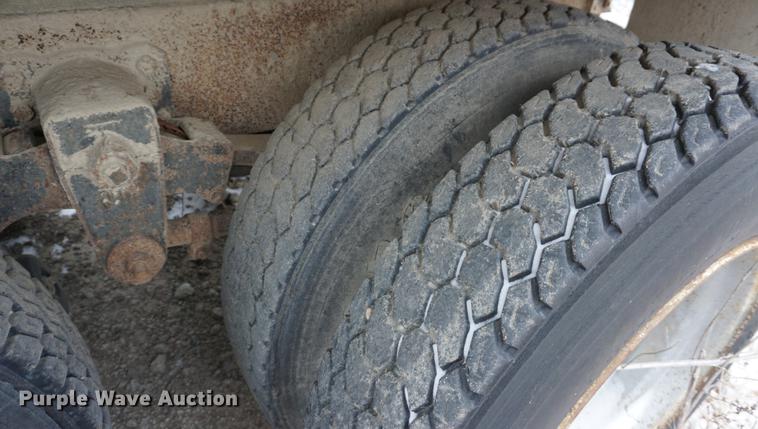 image for item DB0382 1978 International Transtar II grain truck