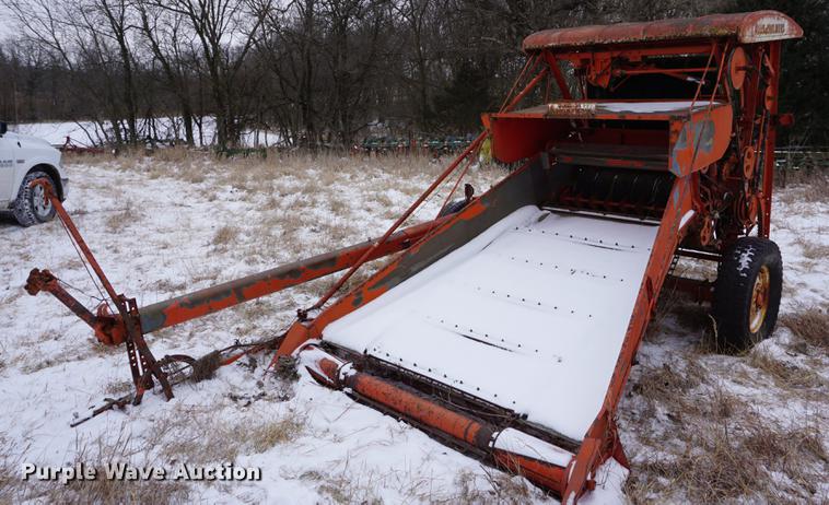 image for item DB0386 Allis Chalmers round baler