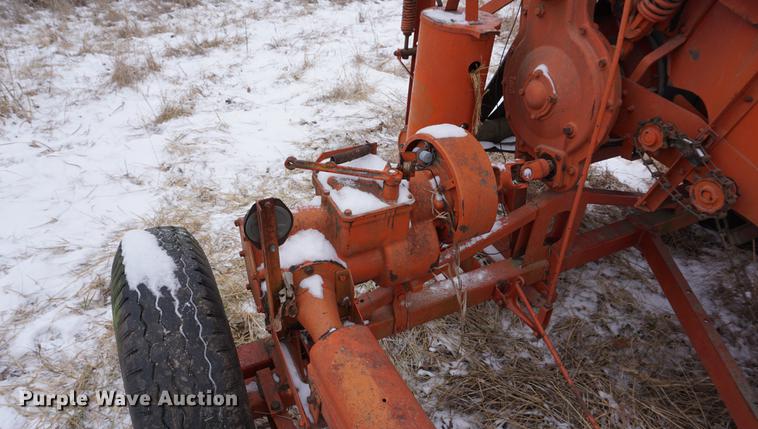 image for item DB0386 Allis Chalmers round baler