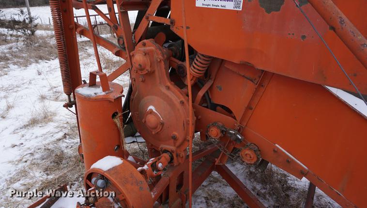 image for item DB0386 Allis Chalmers round baler