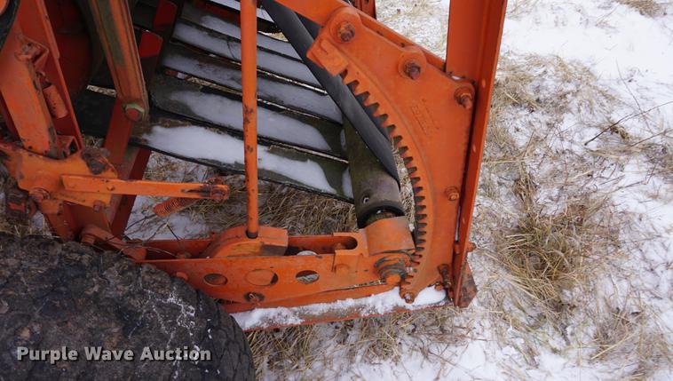 image for item DB0386 Allis Chalmers round baler