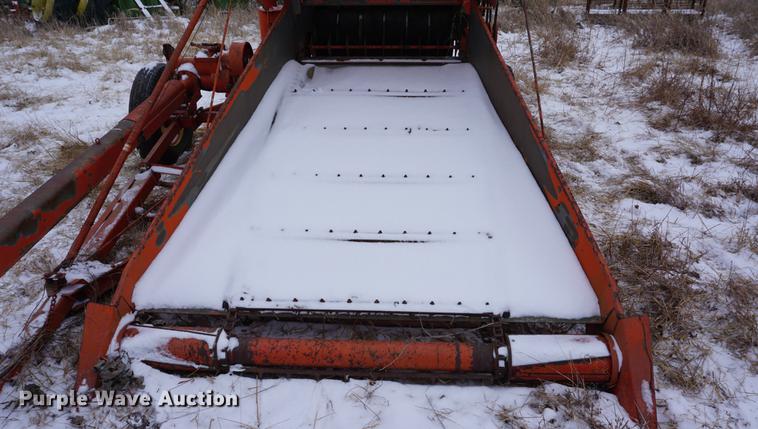 image for item DB0386 Allis Chalmers round baler