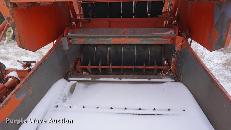 image for item DB0386 Allis Chalmers round baler