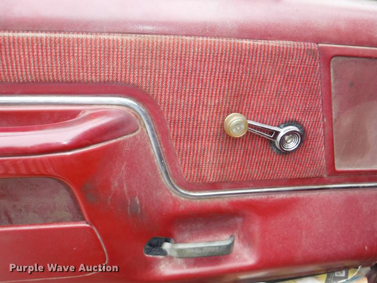 image for item DB3941 1989 Ford F250 XLT Lariat flatbed pickup truck