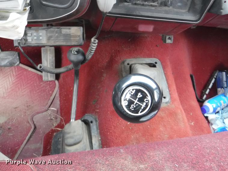 image for item DB3941 1989 Ford F250 XLT Lariat flatbed pickup truck