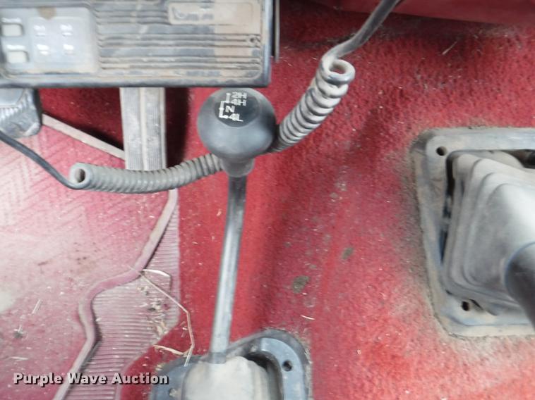 image for item DB3941 1989 Ford F250 XLT Lariat flatbed pickup truck