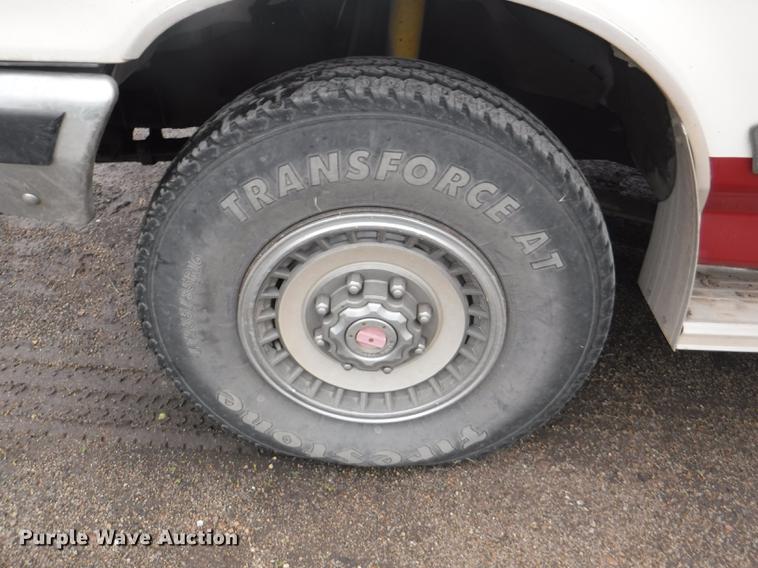 image for item DB3941 1989 Ford F250 XLT Lariat flatbed pickup truck