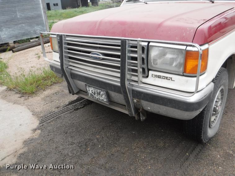 image for item DB3941 1989 Ford F250 XLT Lariat flatbed pickup truck