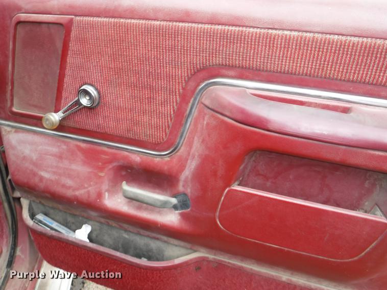 image for item DB3941 1989 Ford F250 XLT Lariat flatbed pickup truck