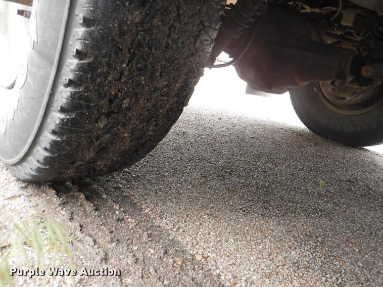 image for item DB3941 1989 Ford F250 XLT Lariat flatbed pickup truck