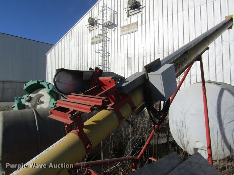 image for item DB9756 Westfield 80-31 grain auger