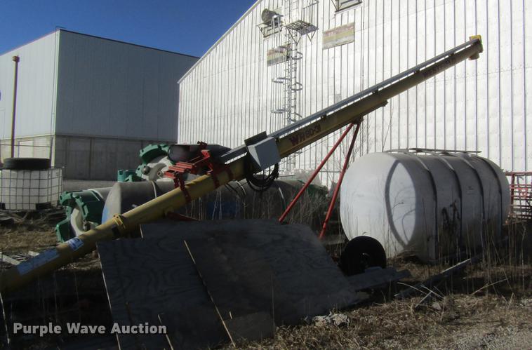 image for item DB9756 Westfield 80-31 grain auger