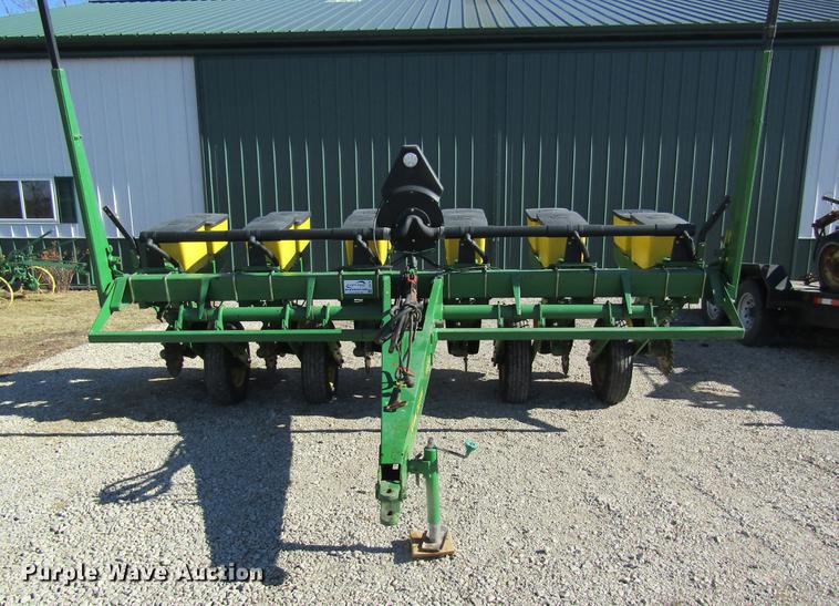 image for item DB9762 John Deere 7200 planter