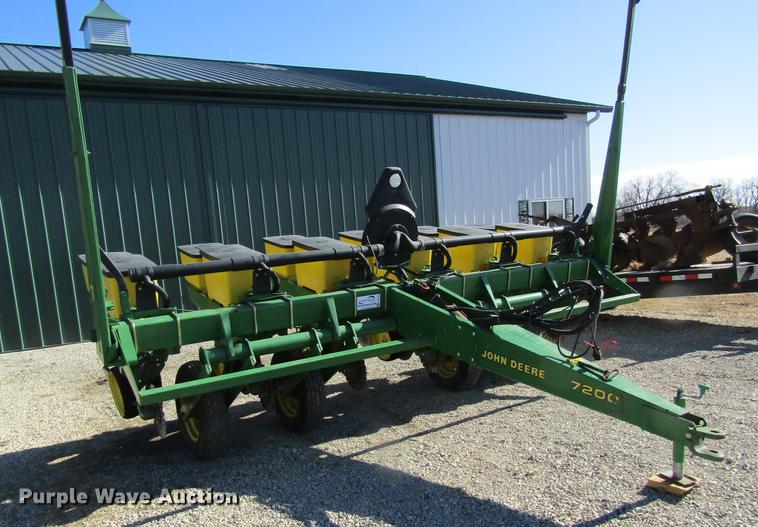 image for item DB9762 John Deere 7200 planter