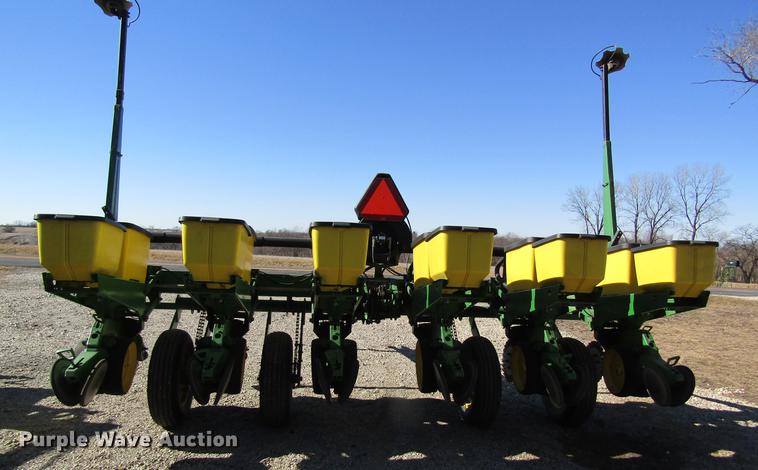 image for item DB9762 John Deere 7200 planter
