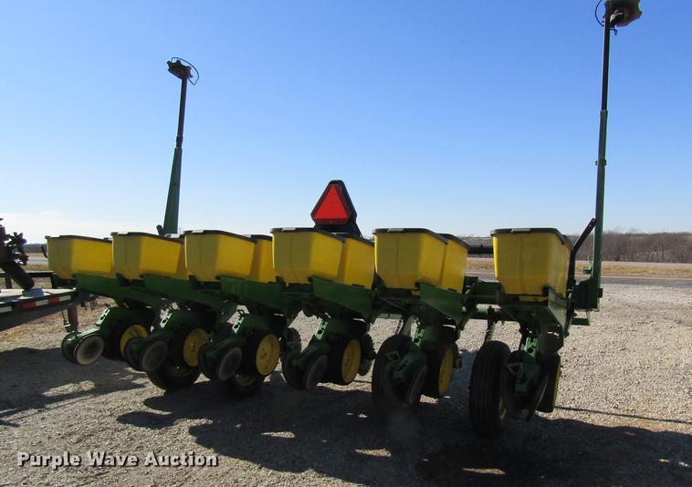 image for item DB9762 John Deere 7200 planter