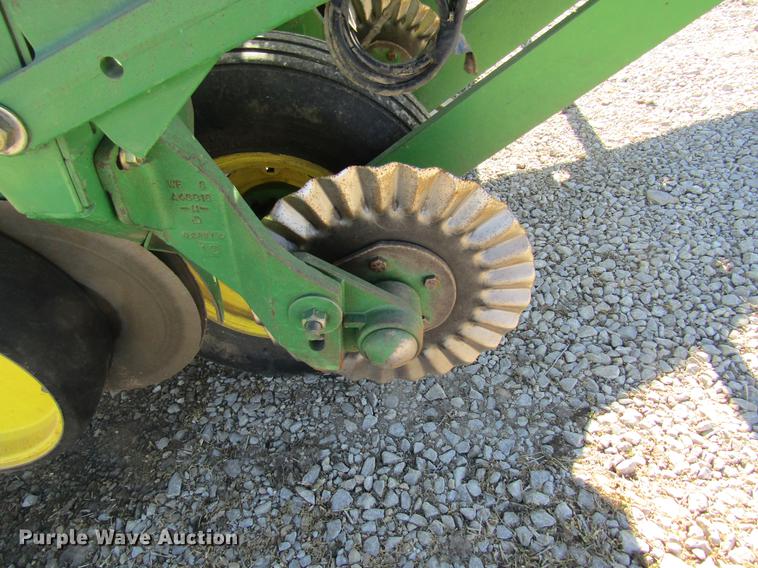 image for item DB9762 John Deere 7200 planter