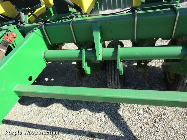 image for item DB9762 John Deere 7200 planter