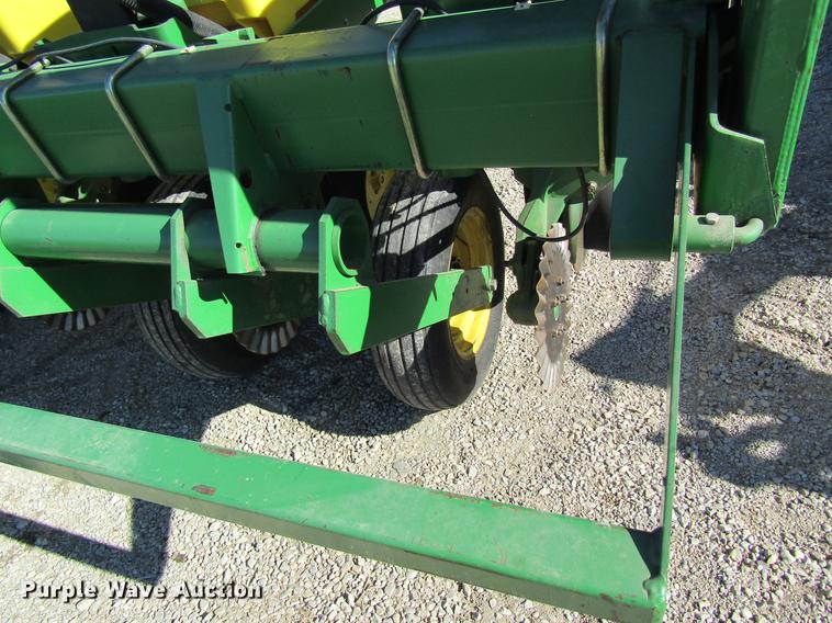 image for item DB9762 John Deere 7200 planter