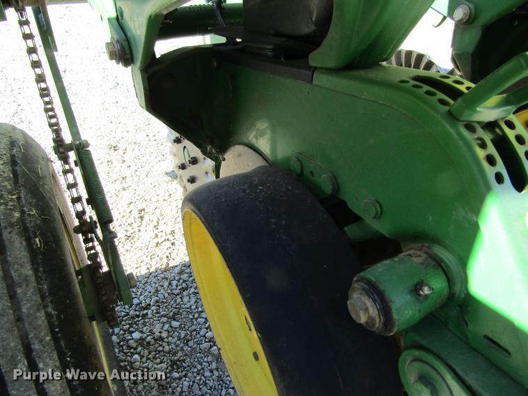 image for item DB9762 John Deere 7200 planter