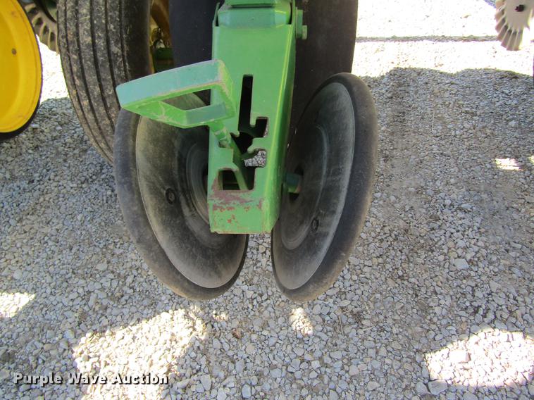 image for item DB9762 John Deere 7200 planter