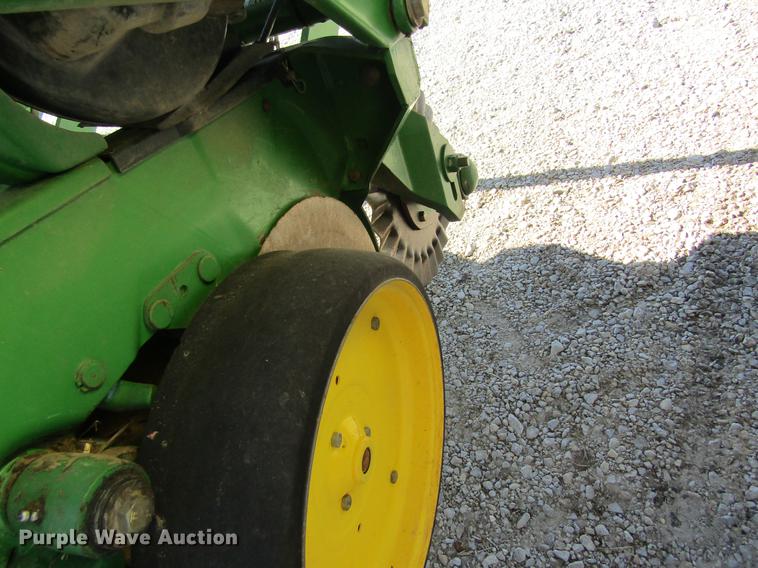 image for item DB9762 John Deere 7200 planter
