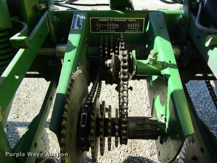 image for item DB9762 John Deere 7200 planter