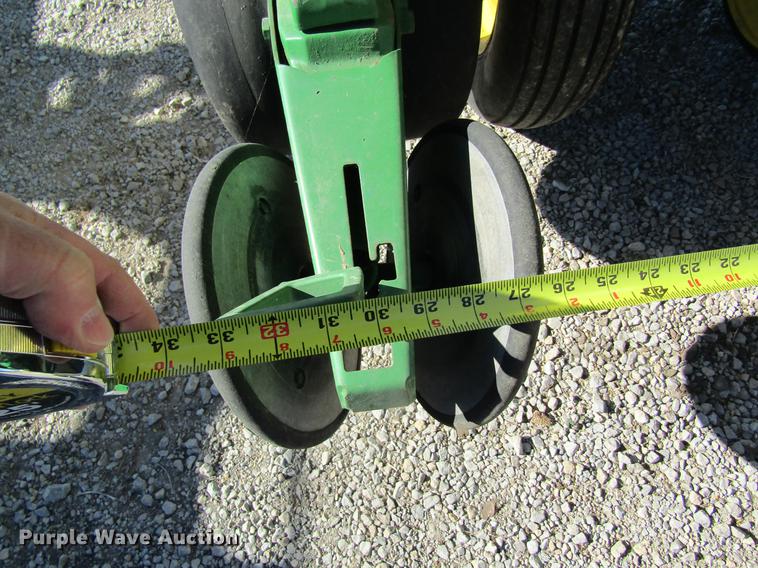 image for item DB9762 John Deere 7200 planter