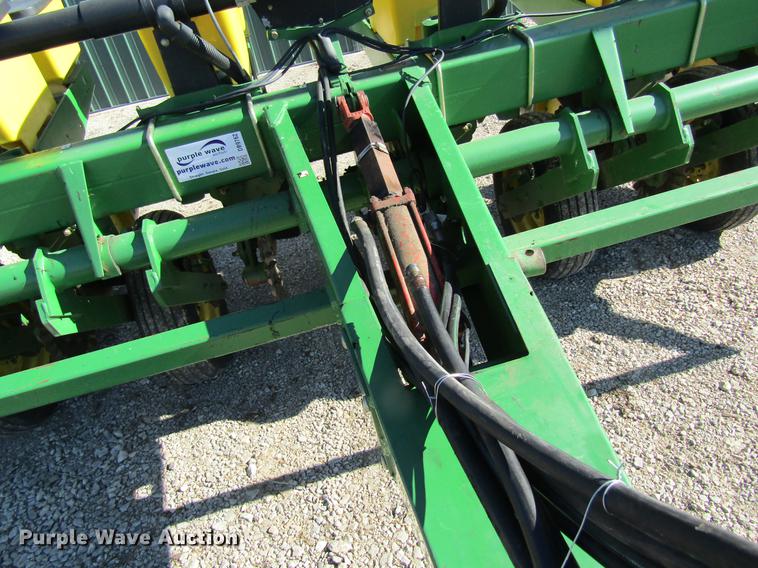 image for item DB9762 John Deere 7200 planter