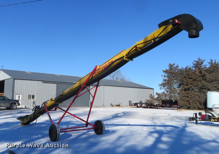 image for item DC0852 2017 Westfield WC1335 grain conveyor