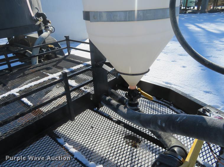 image for item DC0853 2016 nurse tank trailer