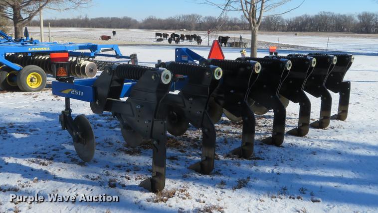 image for item DC0855 2016 Landoll 2511 in-line ripper