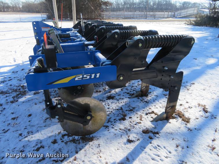 image for item DC0855 2016 Landoll 2511 in-line ripper