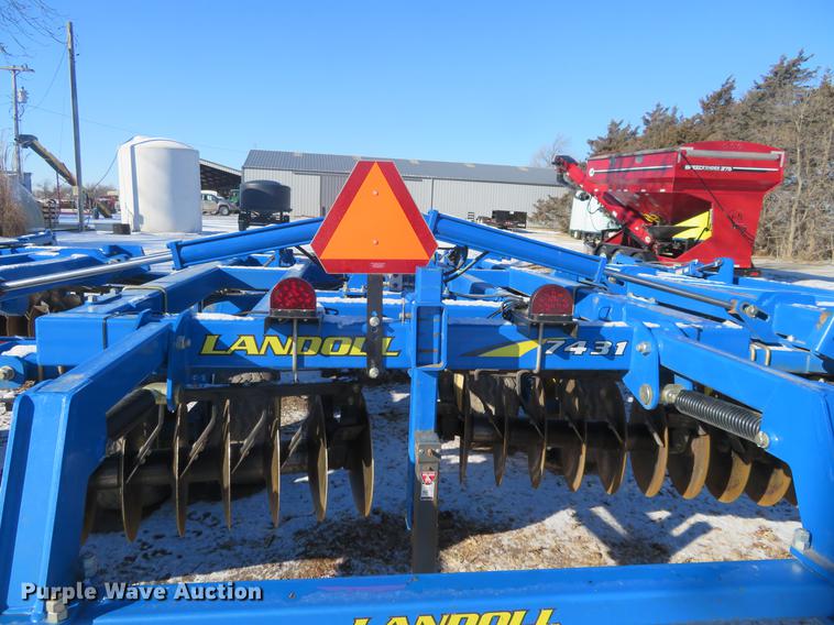 image for item DC0856 Landoll 7431 VT Plus vertical tillage
