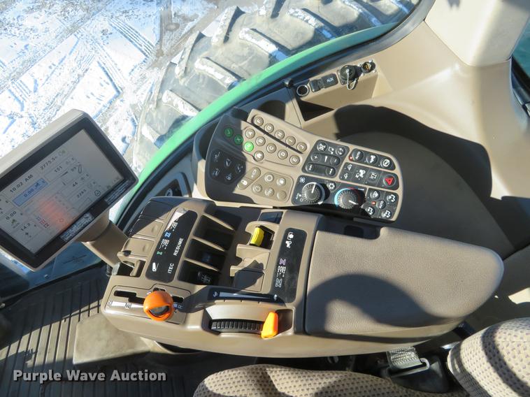 image for item DC0859 2011 John Deere 8285R MFWD tractor