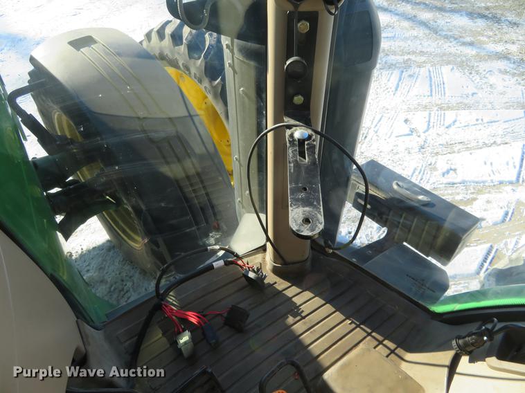 image for item DC0859 2011 John Deere 8285R MFWD tractor