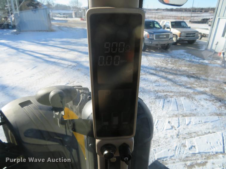 image for item DC0859 2011 John Deere 8285R MFWD tractor